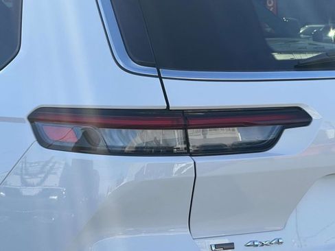 Certified 2022 Jeep Grand Cherokee L Laredo w/ Luxury Tech Group I image 8