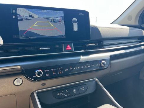 Used 2026 Kia Carnival FWD image 20