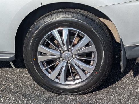 Used 2020 Nissan Pathfinder S FWD image 9