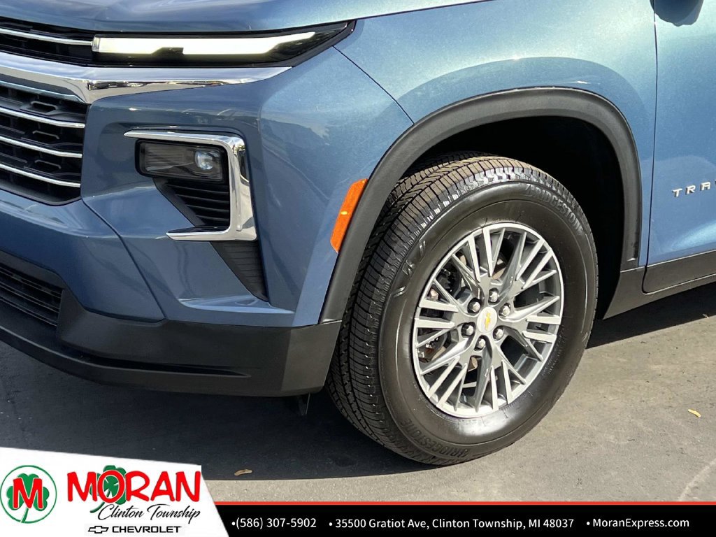 Certified 2024 Chevrolet Traverse LT FWD image 9