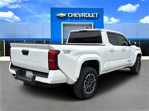 Used 2025 Toyota Tacoma TRD Sport image 3