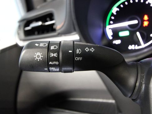 Used 2023 Toyota Sienna XSE image 16
