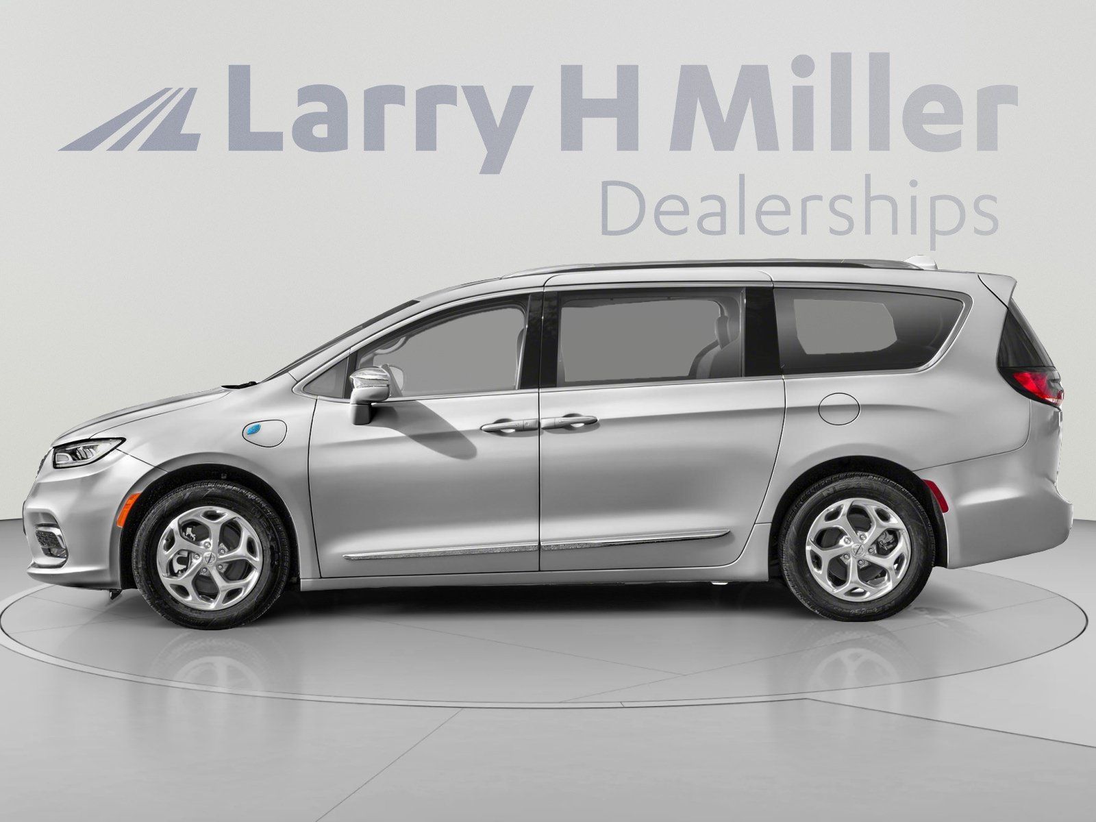 Used 2022 Chrysler Pacifica Limited FWD image 3