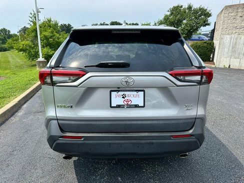Used 2021 Toyota RAV4 XLE AWD/4WD image 4