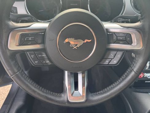 Used 2017 Ford Mustang GT Premium w/ Black Accent Package RWD image 11