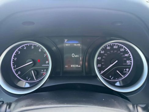 Used 2021 Toyota Camry LE w/ Carpet Mat Package (TMS) FWD image 21