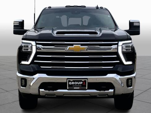 Used 2024 Chevrolet Silverado 3500 LTZ w/ LTZ Premium Package image 3