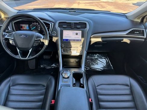 Used 2020 Ford Fusion SEL image 16