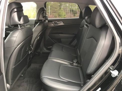 Used 2023 Kia Sportage EX image 7