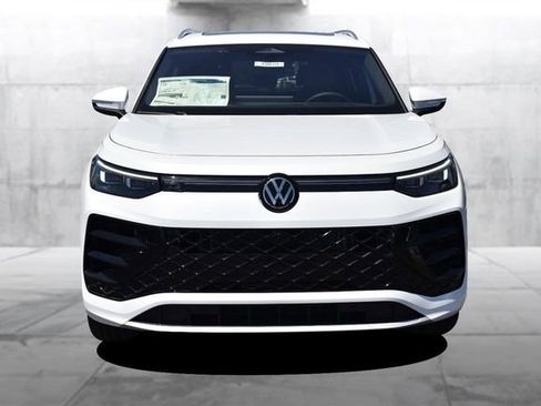 New 2026 Volkswagen Tiguan SEL R-Line AWD/4WD image 4