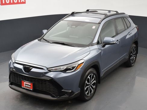Used 2024 Toyota Corolla Cross AWD Hybrid image 25