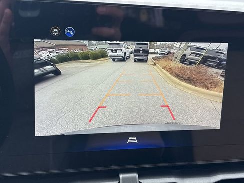 New 2026 Chevrolet Equinox ACTIV AWD/4WD image 16