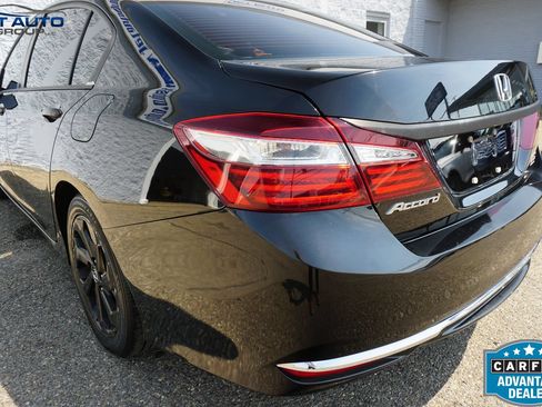 Used 2016 Honda Accord EX image 9