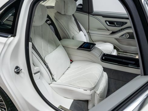 Used 2023 Mercedes-Benz Maybach S 680 4MATIC image 31