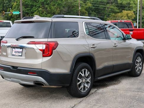 Used 2023 GMC Acadia SLE w/ Driver Convenience Package image 3