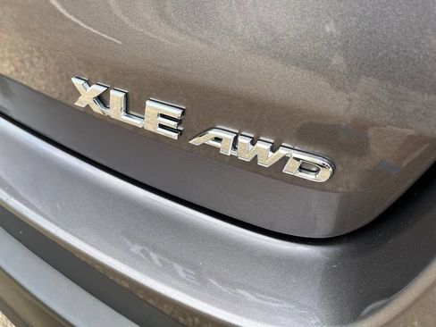 Used 2019 Toyota Highlander XLE AWD/4WD image 55