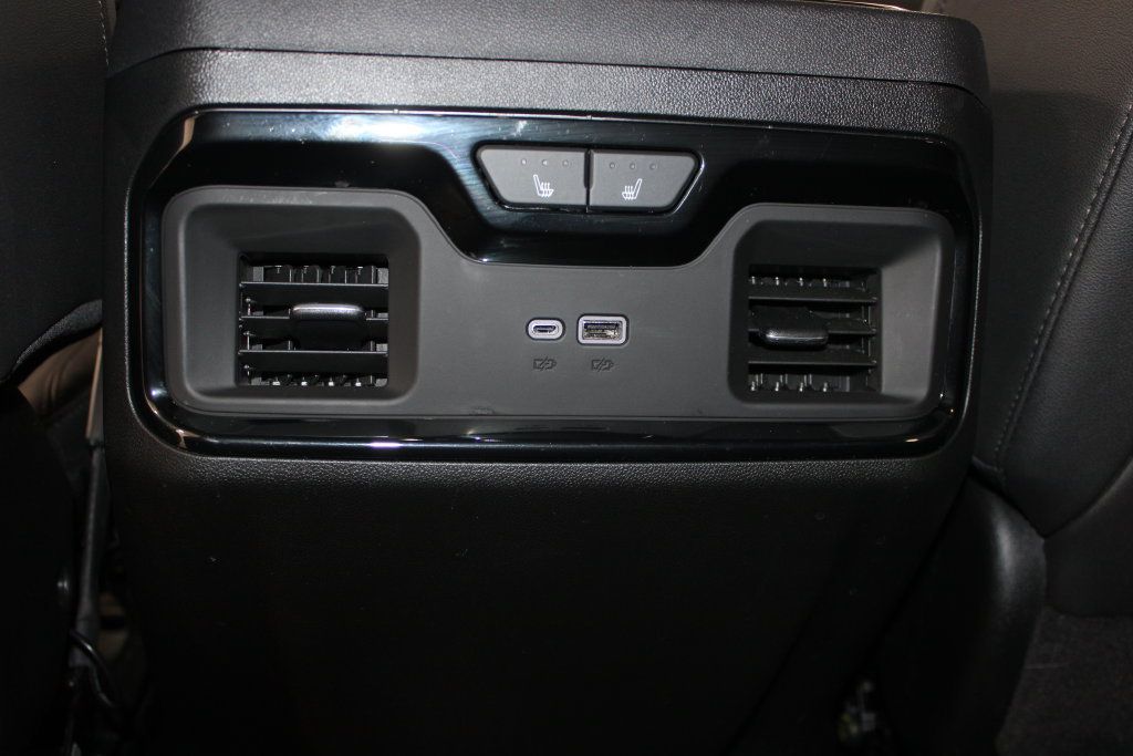 Used 2025 Chevrolet Silverado 2500 ZR2 w/ Technology Package AWD/4WD image 58