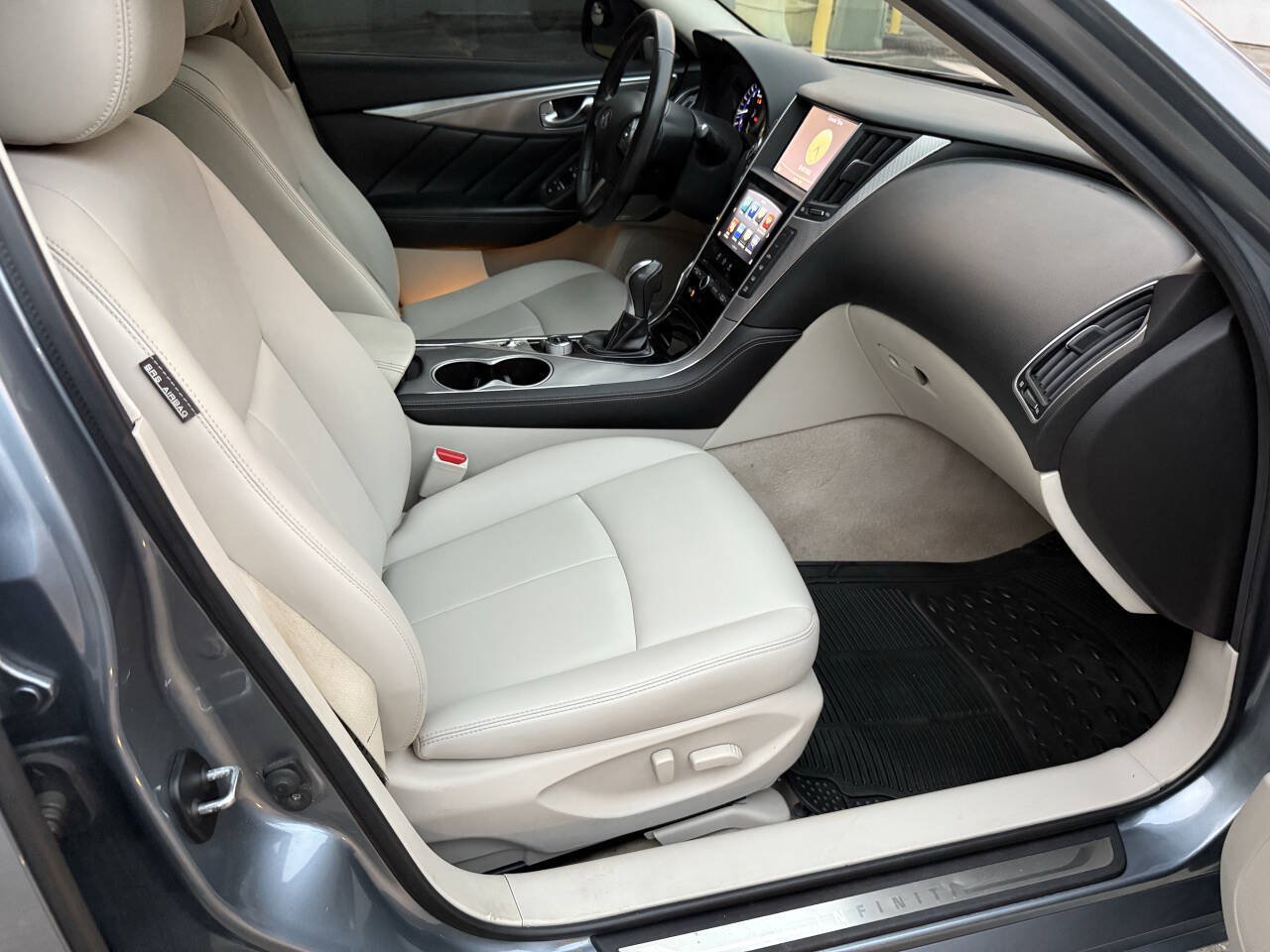 Used 2017 INFINITI Q50 3.0t Premium RWD image 26