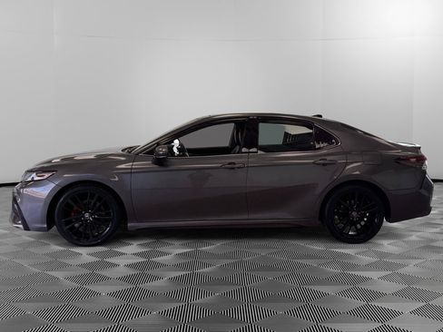 Used 2022 Toyota Camry XSE image 5