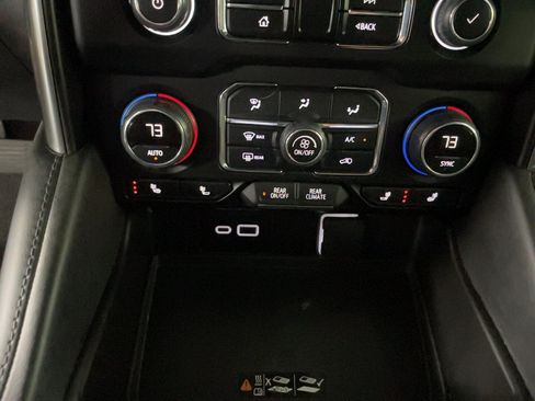 Used 2024 Chevrolet Suburban LT AWD/4WD image 26