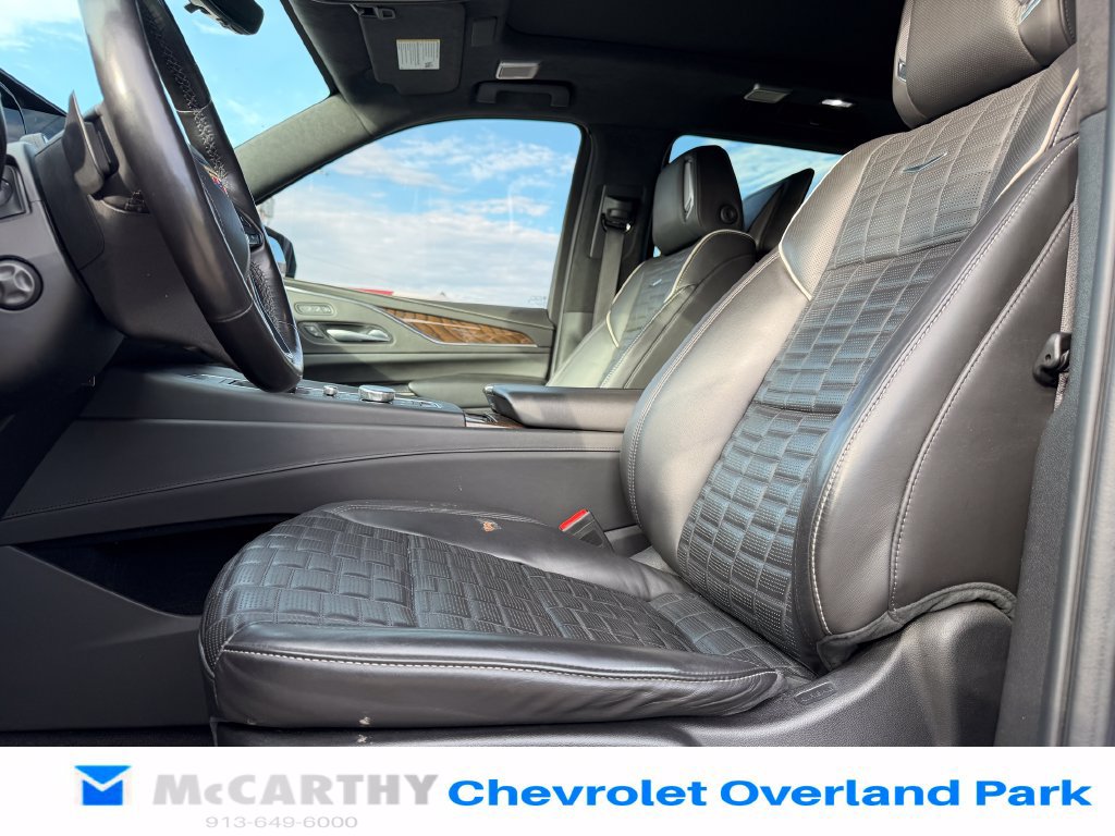 Used 2023 Cadillac Escalade Sport Platinum w/ LPO, ONYX Package AWD/4WD image 10
