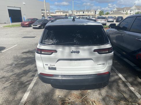 Used 2021 Jeep Grand Cherokee L Limited AWD/4WD image 19