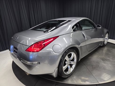Used 2006 Nissan 350Z Touring w/ (N93) Cargo Convenience Pkg image 37