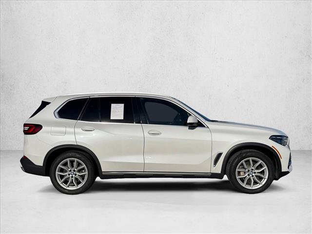 Used 2022 BMW X5 xDrive40i w/ Executive Package AWD/4WD image 4