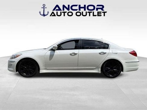 Used 2012 Hyundai Genesis 3.8 w/ Premium Pkg RWD image 5