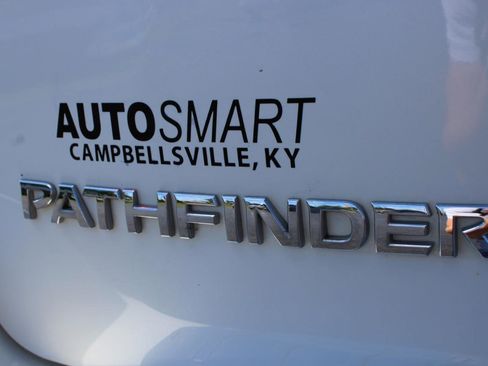 Used 2017 Nissan Pathfinder Platinum w/ Cargo Package FWD image 8