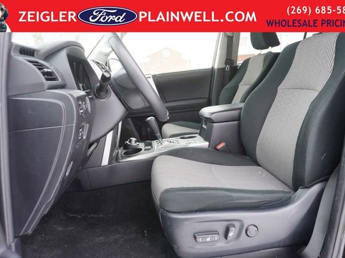 Used 2024 Toyota 4Runner SR5 image 12