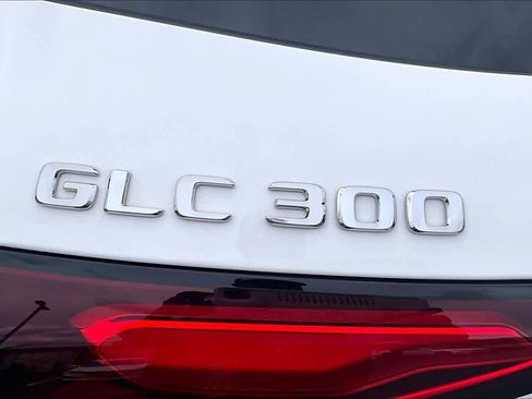 Certified 2025 Mercedes-Benz GLC 300 4MATIC image 30