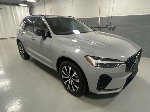 Certified 2025 Volvo XC60 B5 Plus image 4