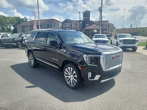 Used 2022 GMC Yukon Denali RWD image 1