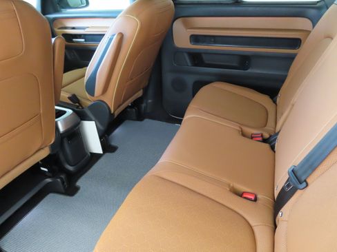 New 2025 Volkswagen ID. Buzz Pro S image 23