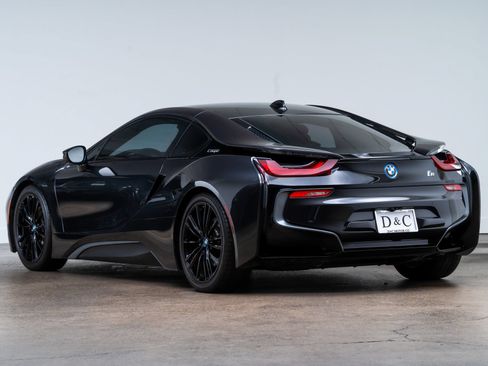 Used 2020 BMW i8 Coupe AWD/4WD image 6