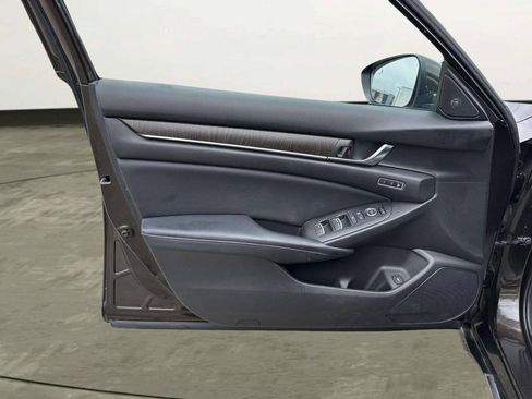 Used 2018 Honda Accord EX-L image 9