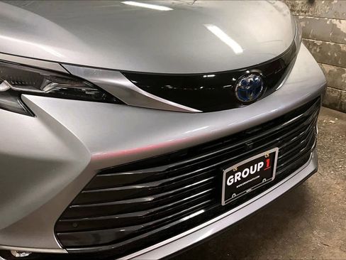 Used 2024 Toyota Sienna Platinum image 28