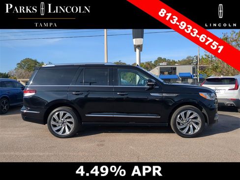 Certified 2022 Lincoln Navigator Reserve image 3