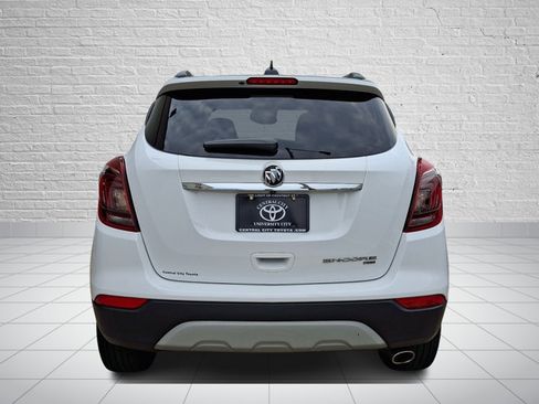 Used 2022 Buick Encore Preferred w/ Safety Package AWD/4WD image 5
