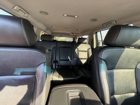 Used 2018 Chevrolet Suburban LT AWD/4WD image 36