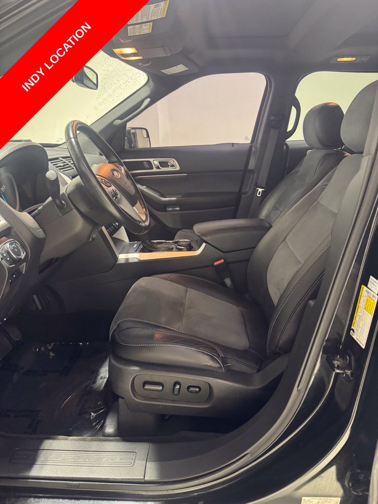 Used 2015 Ford Explorer XLT w/ Equipment Group 202A AWD/4WD image 12