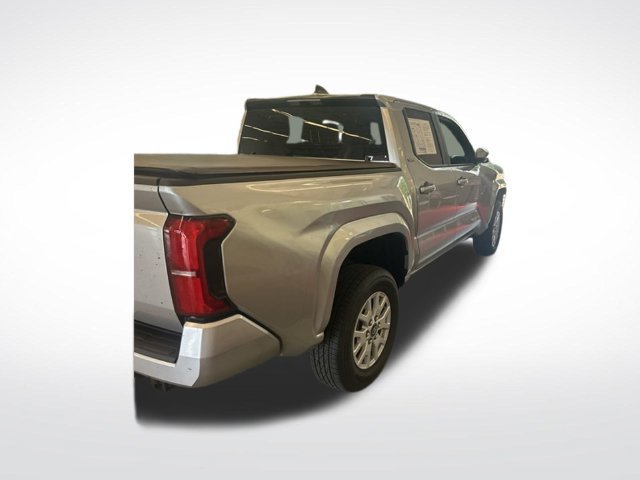 Used 2024 Toyota Tacoma SR5 AWD/4WD image 8