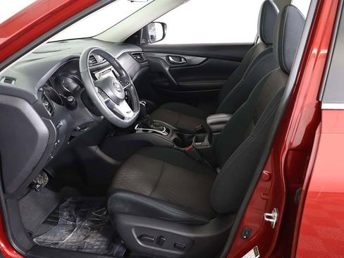 Used 2018 Nissan Rogue SV w/ Sun & Sound Touring Package image 33