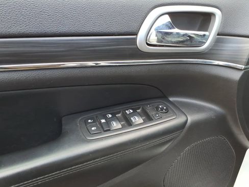 Used 2019 Jeep Grand Cherokee Limited image 26