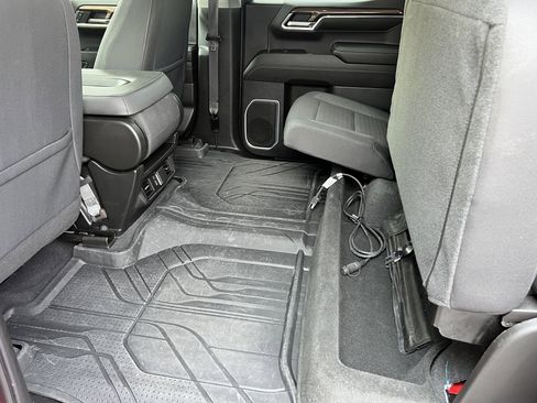 Used 2023 Chevrolet Silverado 1500 LT image 17