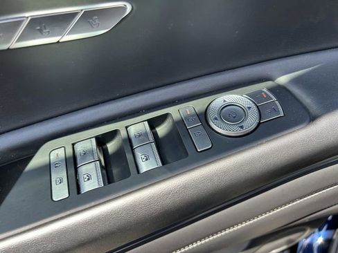 Used 2025 Genesis GV80 2.5T Standard AWD/4WD image 32