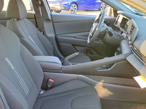 Used 2026 Hyundai Elantra Sport FWD image 18