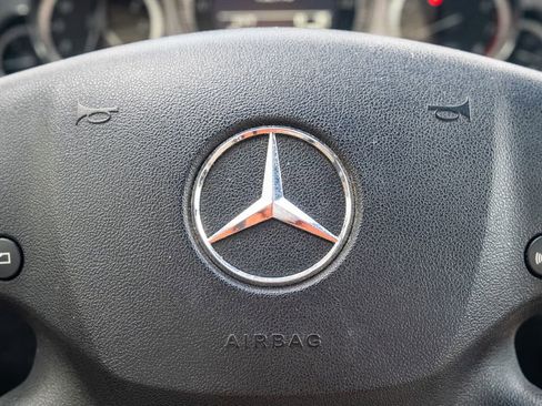 Used 2011 Mercedes-Benz E 350 4MATIC Sedan image 17