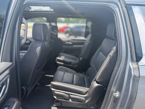 Used 2021 GMC Yukon XL SLT w/ SLT Luxury Plus Package AWD/4WD image 31